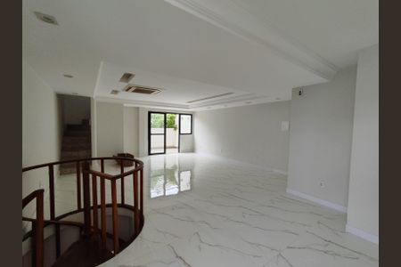 Apartamento para alugar com 208m², 3 quartos e 2 vagas Apartamento para alugar com 208m², 3 quartos e 2 vagasSala