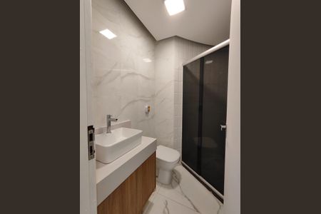 Apartamento para alugar com 208m², 3 quartos e 2 vagas Apartamento para alugar com 208m², 3 quartos e 2 vagasBanheiro social