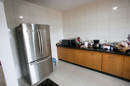 Casa à venda com 700m², 6 quartos e 6 vagasCozinha