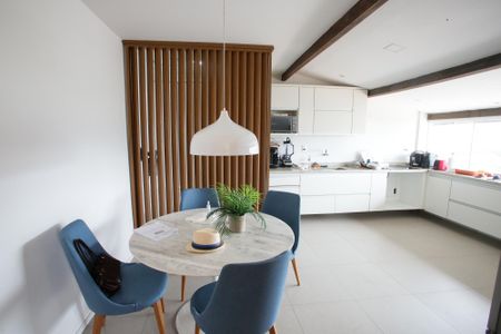 Casa à venda com 700m², 6 quartos e 6 vagasCozinha Superior