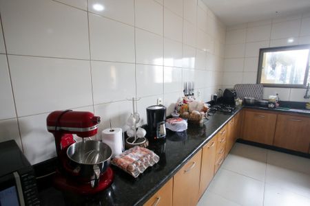 Casa à venda com 700m², 6 quartos e 6 vagasCozinha