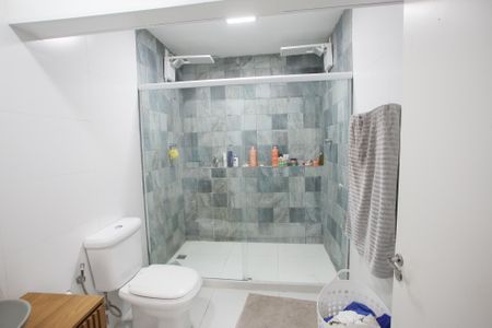 Casa à venda com 700m², 6 quartos e 6 vagasBanheiro da Suíte Superior