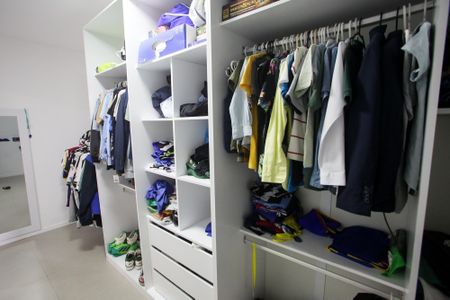 Casa à venda com 700m², 6 quartos e 6 vagasCloset do Quarto Superior 1