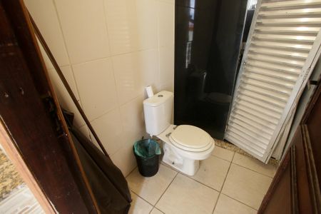 Casa à venda com 700m², 6 quartos e 6 vagasBanheiro de Serviço