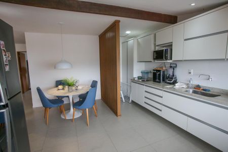 Casa à venda com 700m², 6 quartos e 6 vagasCozinha Superior