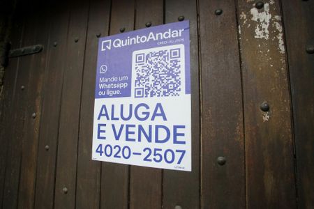 Casa à venda com 700m², 6 quartos e 6 vagasPlaquinha