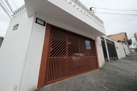 Casa para alugar com 150m², 2 quartos e 2 vagasFachada