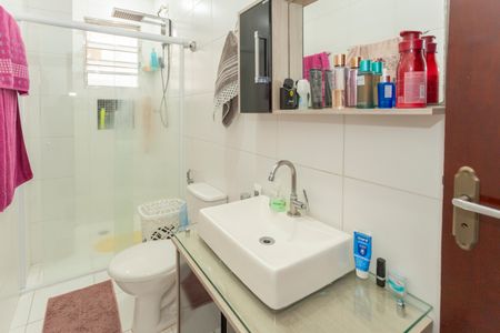 Casa à venda com 120m², 3 quartos e 1 vagaBanheiro 2