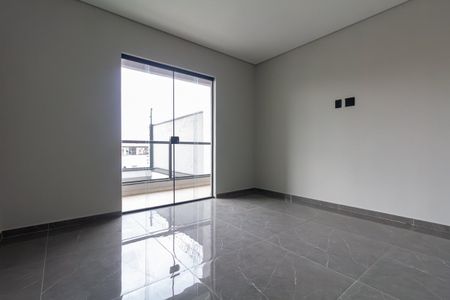 Casa à venda com 150m², 3 quartos e 2 vagas Casa à venda com 150m², 3 quartos e 2 vagasSala