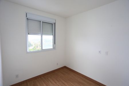 quarto 1 de apartamento para alugar com 2 quartos, 42m² em Jardim Monte Alegre, Taboão da Serra