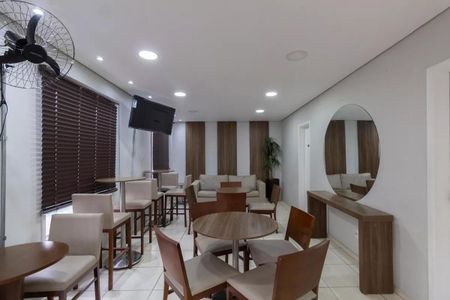 Apartamento à venda com 49m², 2 quartos e 1 vaga Apartamento à venda com 49m², 2 quartos e 1 vagaÁrea comum - Salão de festas