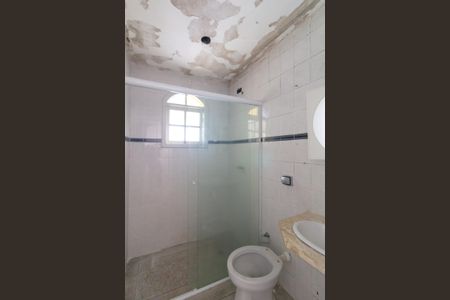 Casa à venda com 390m², 12 quartos e 8 vagas Casa à venda com 390m², 12 quartos e 8 vagasBanheiro 2