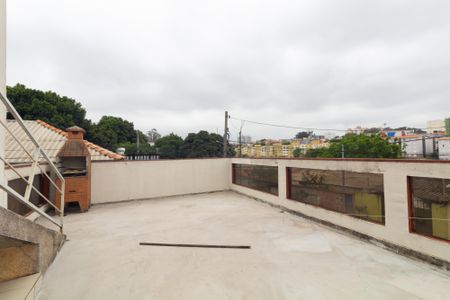 Casa à venda com 390m², 12 quartos e 8 vagas Casa à venda com 390m², 12 quartos e 8 vagasVaranda