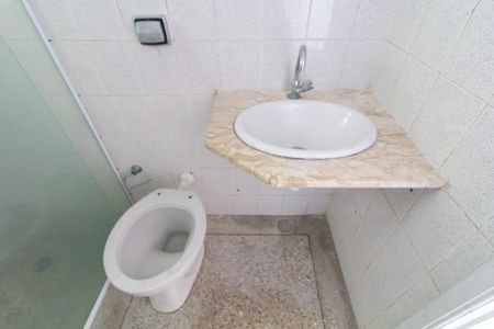 Casa à venda com 390m², 12 quartos e 8 vagas Casa à venda com 390m², 12 quartos e 8 vagasBanheiro 2