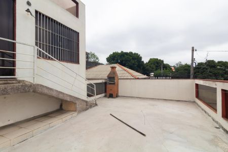 Casa à venda com 390m², 12 quartos e 8 vagas Casa à venda com 390m², 12 quartos e 8 vagasVaranda