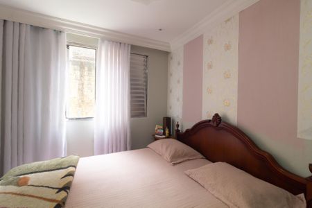 Casa à venda com 390m², 12 quartos e 8 vagas Casa à venda com 390m², 12 quartos e 8 vagasQuarto 1