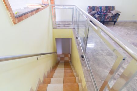 Casa à venda com 390m², 12 quartos e 8 vagas Casa à venda com 390m², 12 quartos e 8 vagasEscada