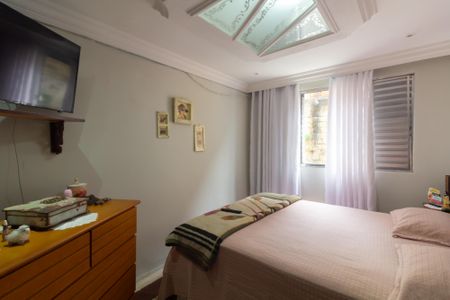 Casa à venda com 390m², 12 quartos e 8 vagas Casa à venda com 390m², 12 quartos e 8 vagasQuarto 1