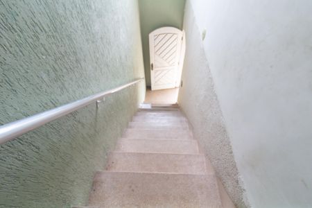 Casa à venda com 390m², 12 quartos e 8 vagas Casa à venda com 390m², 12 quartos e 8 vagasEscada