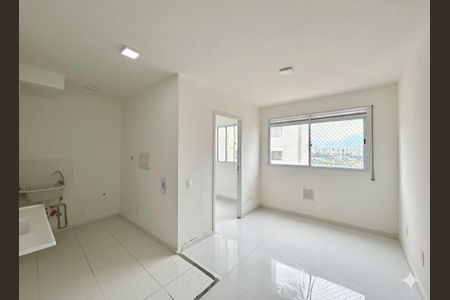 Sala de apartamento para alugar com 2 quartos, 33m² em Veleiros, São Paulo