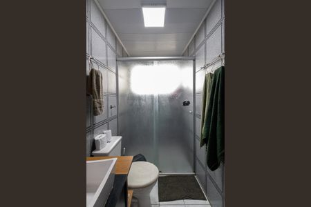 Apartamento à venda com 68m², 2 quartos e 1 vaga Apartamento à venda com 68m², 2 quartos e 1 vagaBanheiro