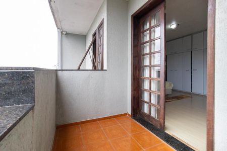 Casa para alugar com 287m², 4 quartos e 5 vagas Casa para alugar com 287m², 4 quartos e 5 vagasSacada