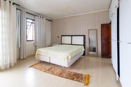 Casa para alugar com 287m², 4 quartos e 5 vagas Casa para alugar com 287m², 4 quartos e 5 vagasQuarto 4 - Suíte