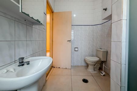 Casa à venda com 240m², 4 quartos e 2 vagasBanheiro