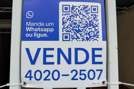 Casa à venda com 240m², 4 quartos e 2 vagasZNHJ-1505