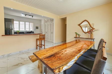 Casa para alugar com 150m², 3 quartos e 4 vagasSala