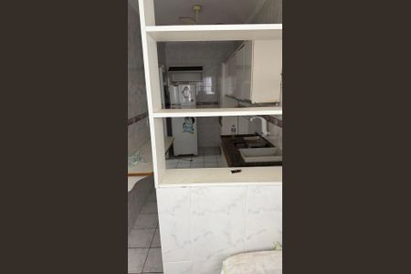 Cozinha de apartamento para alugar com 1 quarto, 45m² em Aviação, Praia Grande