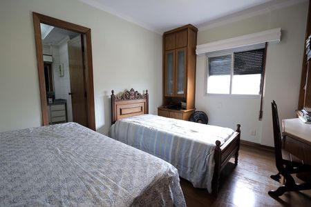 Apartamento à venda com 140m², 3 quartos e 2 vagasQuarto Suíte 2