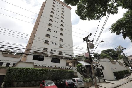 Apartamento à venda com 140m², 3 quartos e 2 vagasFachada