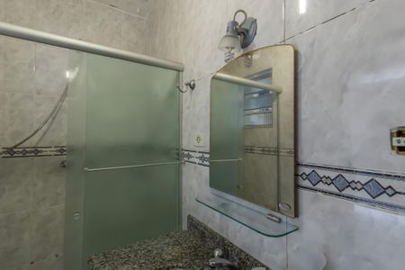 Casa à venda com 98m², 4 quartos e 2 vagasBanheiro de serviço