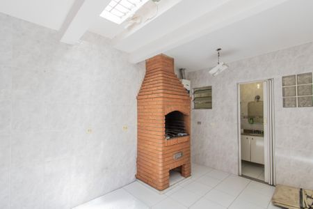 Casa à venda com 98m², 4 quartos e 2 vagasChurrasqueira