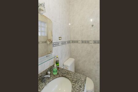 Casa à venda com 98m², 4 quartos e 2 vagasBanheiro de serviço