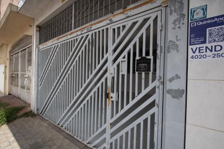 Casa à venda com 98m², 4 quartos e 2 vagasFachada