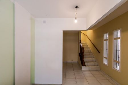 Casa à venda com 98m², 4 quartos e 2 vagasSala