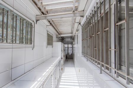 Casa à venda com 98m², 4 quartos e 2 vagasCorredor