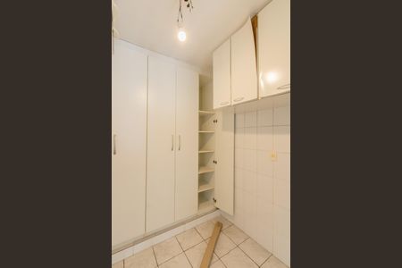 Casa à venda com 98m², 4 quartos e 2 vagasQuarto de Serviço