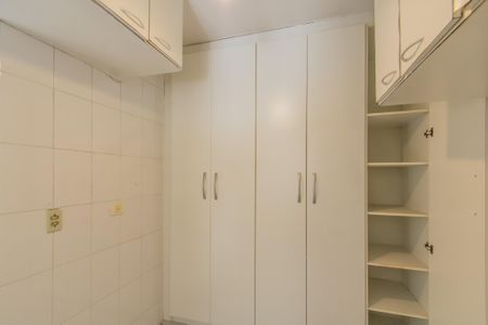 Casa à venda com 98m², 4 quartos e 2 vagasQuarto de Serviço