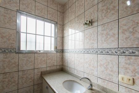 Casa à venda com 98m², 4 quartos e 2 vagasBanheiro