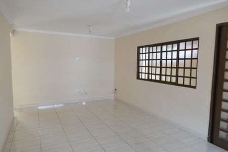 Sala de casa para alugar com 3 quartos, 70m² em Jardim Monte Serrat, Aparecida de Goiânia