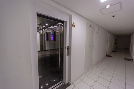 Apartamento à venda com 39m², 2 quartos e sem vagaÁrea comum