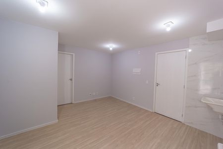 Sala/Cozinha e Área de Serviço de apartamento à venda com 2 quartos, 39m² em Cangaiba, São Paulo