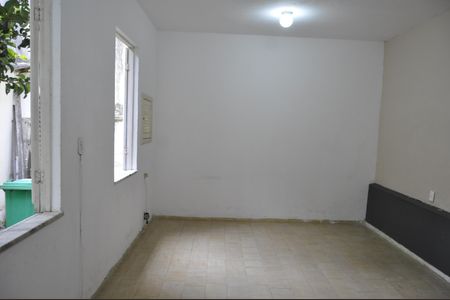 Casa para alugar com 50m², 1 quarto e 1 vagaSala/Quarto
