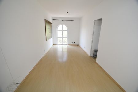 Apartamento à venda com 75m², 3 quartos e 1 vagaSala