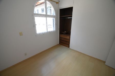 Apartamento à venda com 75m², 3 quartos e 1 vagaQuarto 2