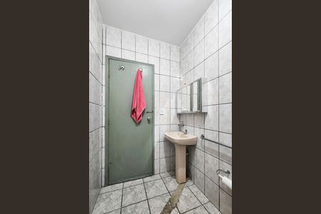 Casa à venda com 232m², 4 quartos e 2 vagasBanheiro 