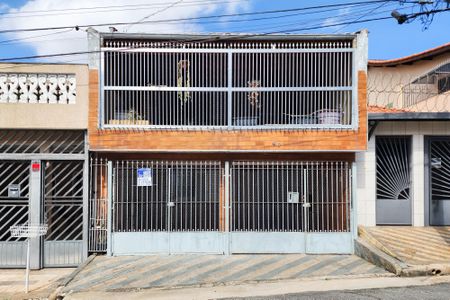 Casa à venda com 232m², 4 quartos e 2 vagasFachada 